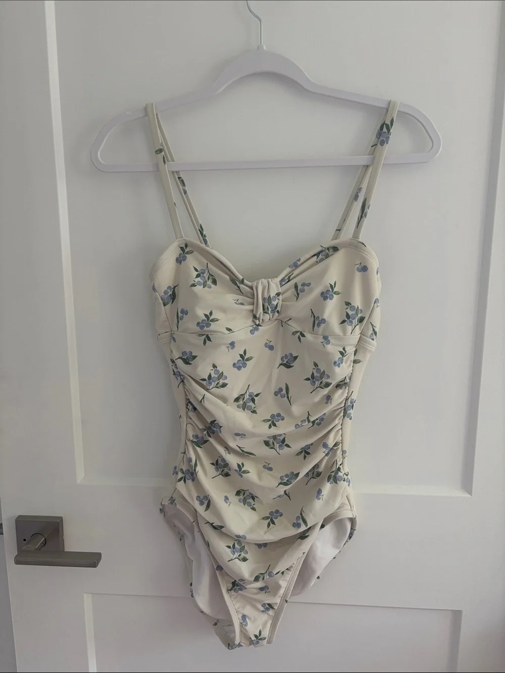 Shade & Shore one piece swimsuit cream with blueberries